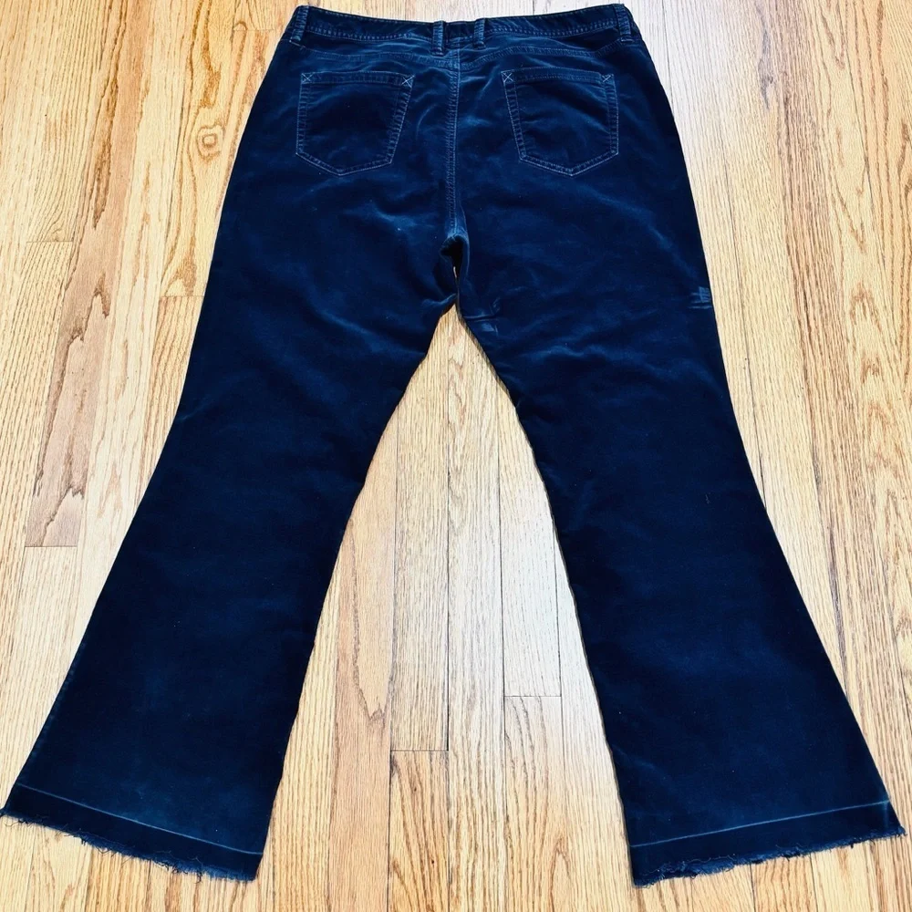 Vintage Eddie Bauer Cowgirl 16 High Rise Navy Raw Hem Flare Leg Corduroy Pants